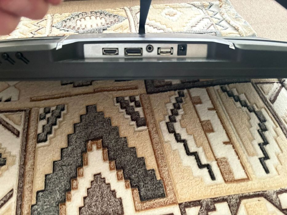 Монитор suirge разбитый