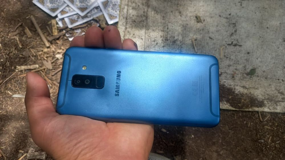 Продам самсунг галакси а6+