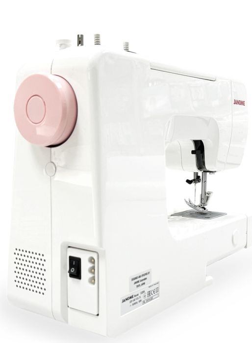Швейная машина Janome