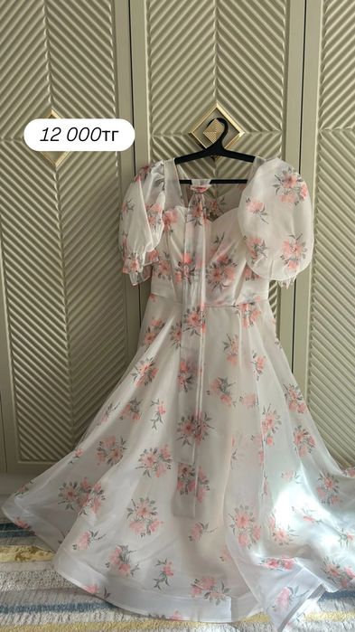 Одежда для девочек. В хорошем состоянии, размер 42-44.