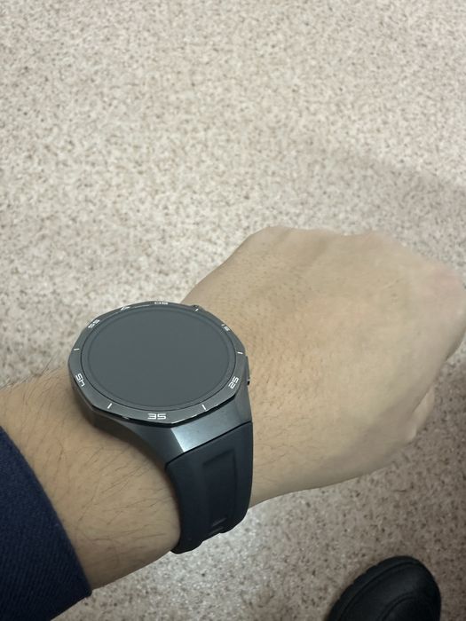 Продам Huawei часы !