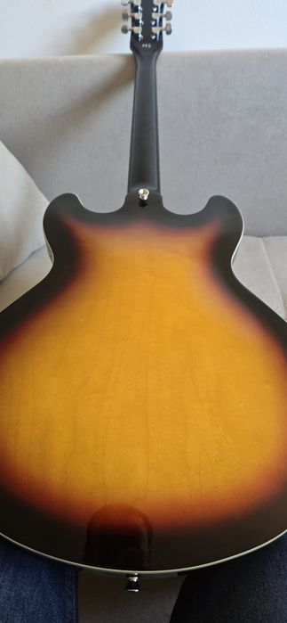 Harley Benton HB-35 - Полуакустична китара