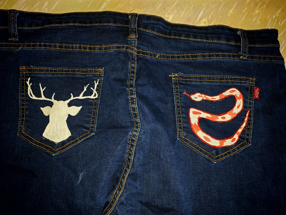 Джинсы клёш с росписью