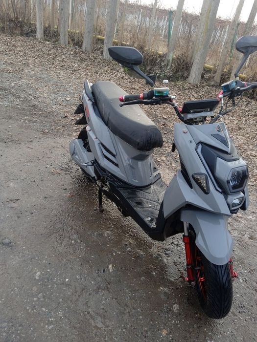 Redlayn skuter.   ..