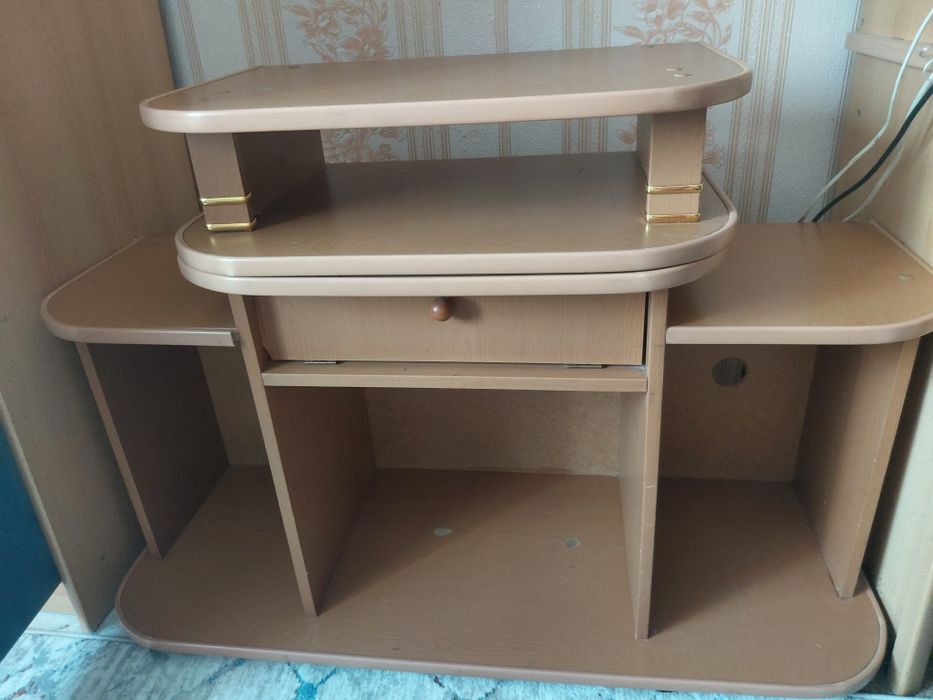 Отдам даром полочку, самовывоз