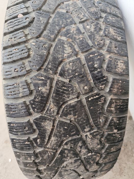 265/60 R18 Резина шипованная.