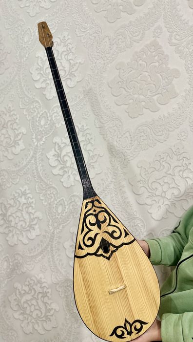 Продам Домбыра размер 44