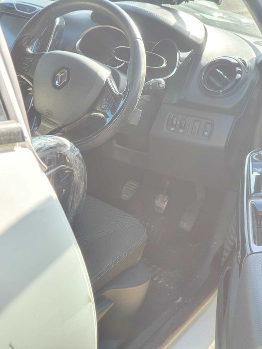 Dezmembrez Renault Clio 0.9 TCE 2013