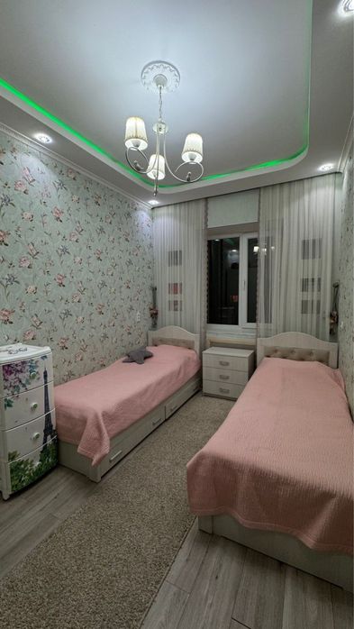 Шкаф, 2 дивана, тумбочка