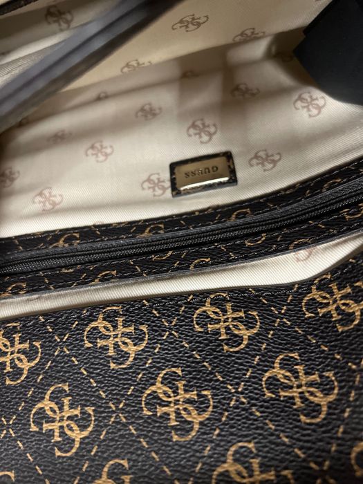 Guess дамска чанта