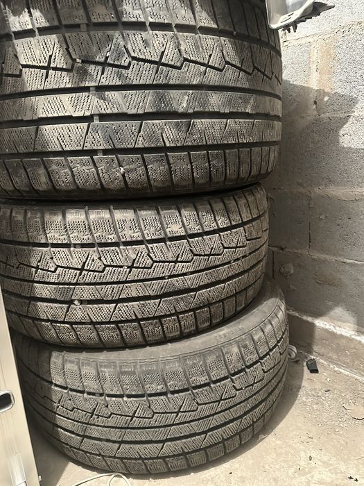 Продам шины на BMW X 5-6