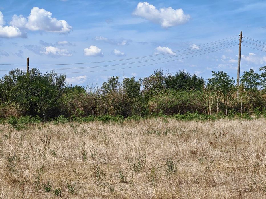 Продава се дворно място 2000м²