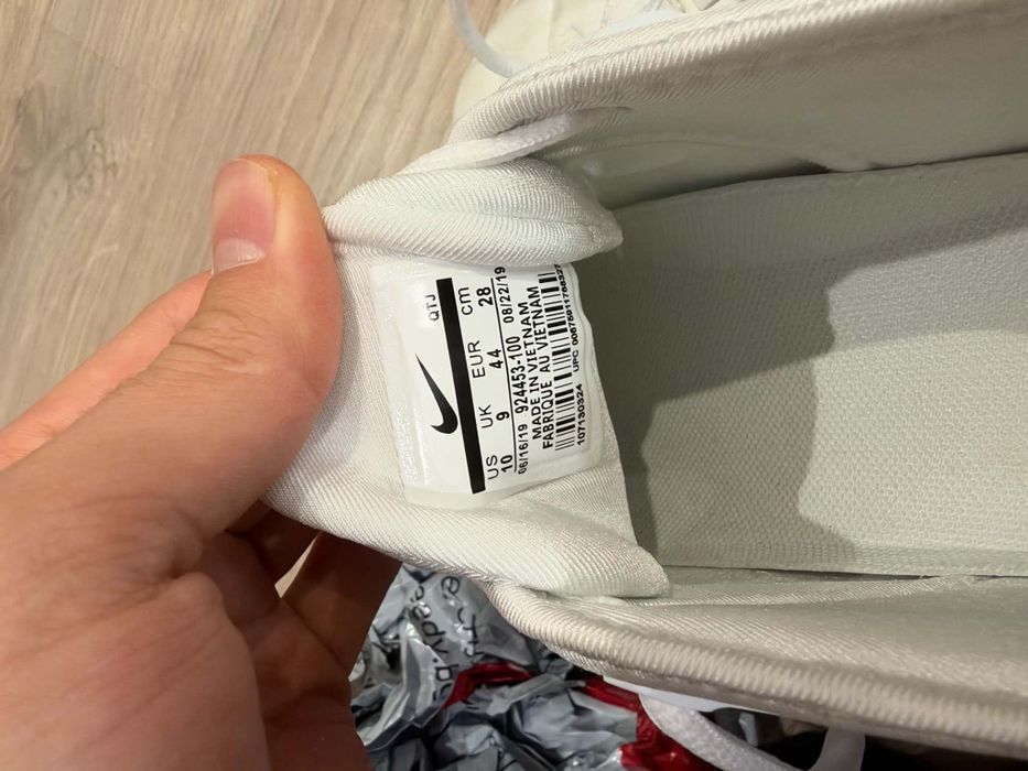 Nike vapormax plus white