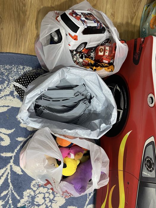 Мягкие Игрушки, машинки разные, трасса.