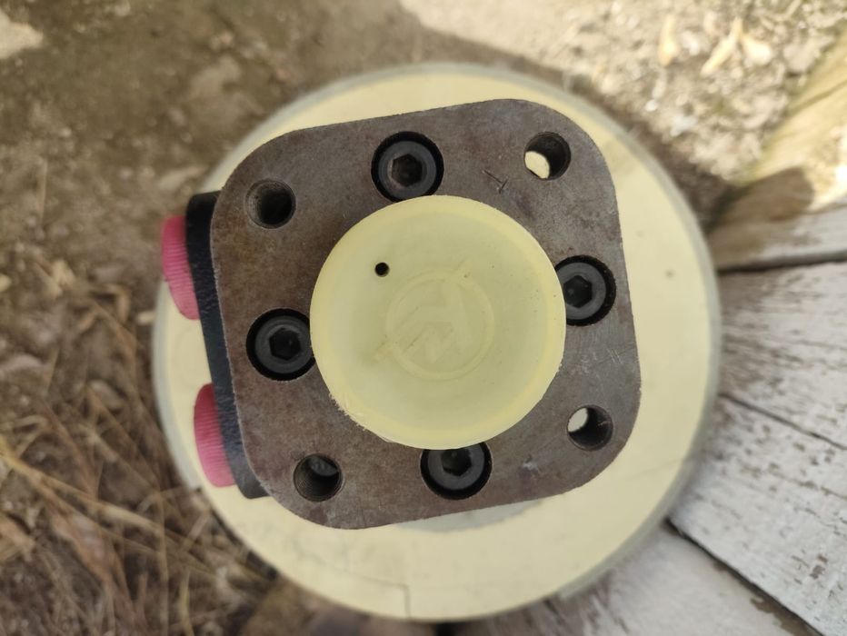 Насос дозатор рулевого управления