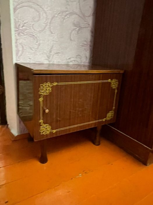 Шкаф и 2 тумбочка