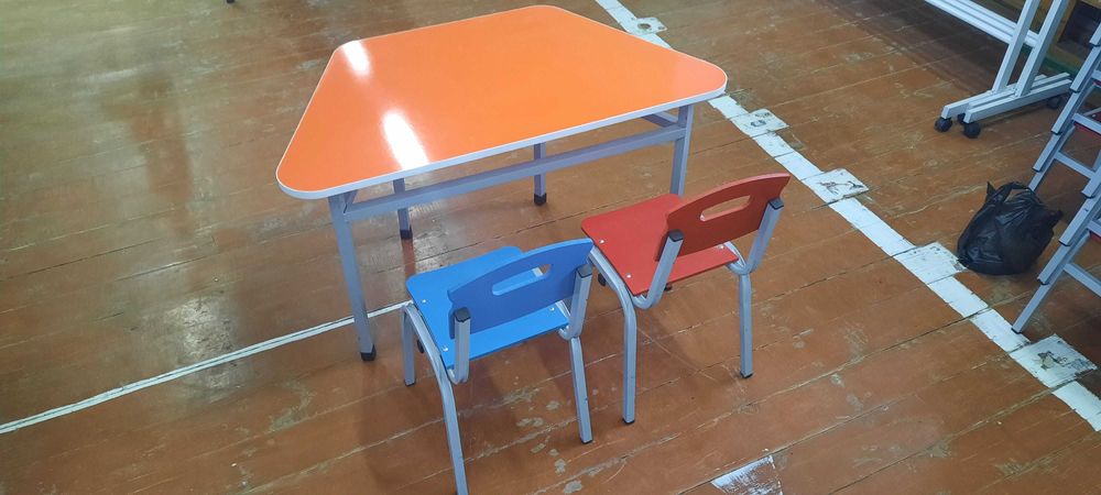 Bolalar ovqatlanish Stol stuli