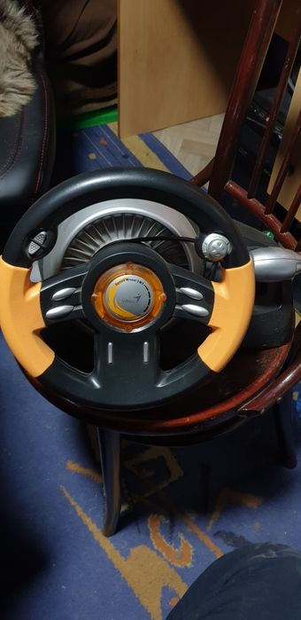 Игровой руль продам