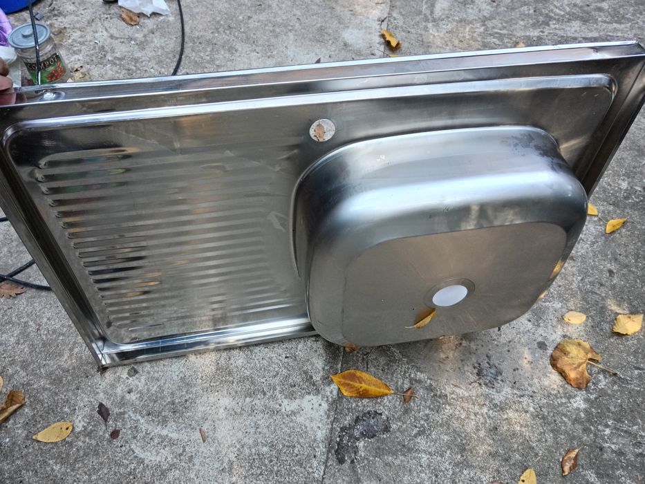Vând chiuveta de bucătărie inox