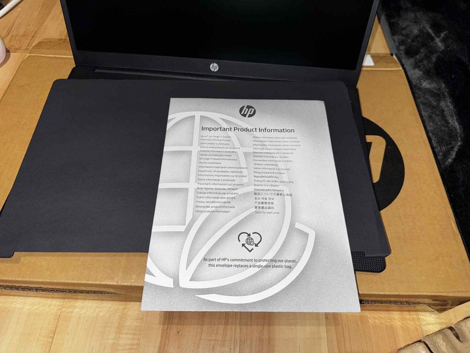 Лаптоп чисто нов