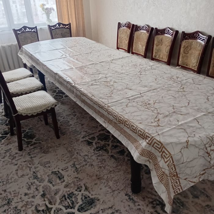 Продается стол со стулями