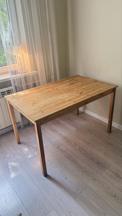 Стол обеденный дерево