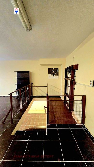 Продава се Офис в Русе, Ялта - 95 кв.м за 481 €/кв.м - Снимка #3