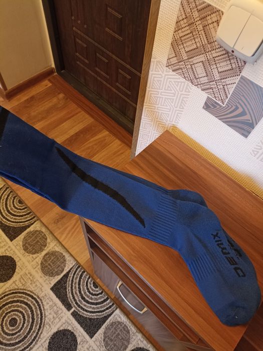 Продам футбольные гетры