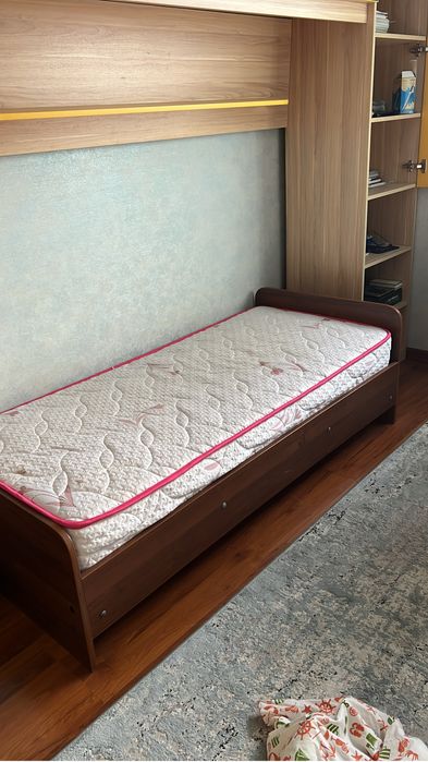 Детская кровать, с ортопедическим матрасом.