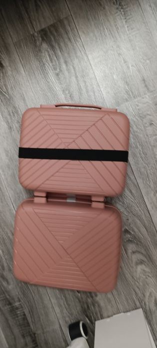 Продам чемодан + бьюти кейс