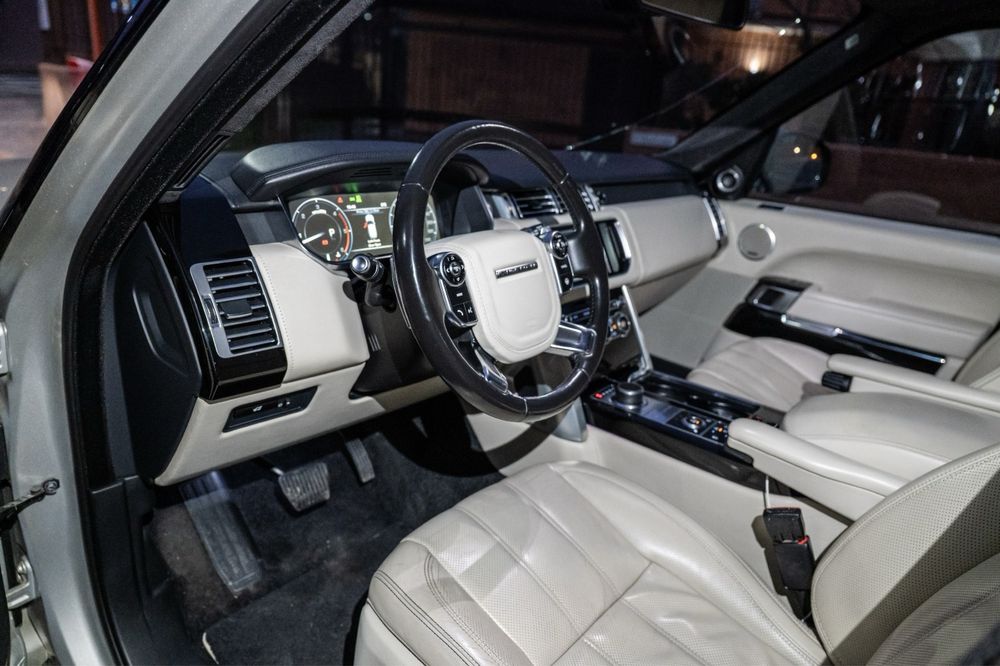 Land Rover Range Rover AUTOBIOGRAPHY 4,4 SVD8 4x4 340cp e5