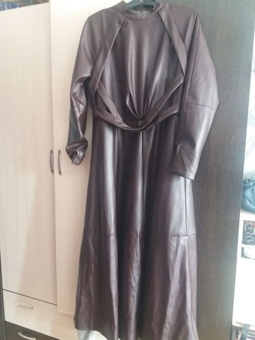 Женская платье кожанные