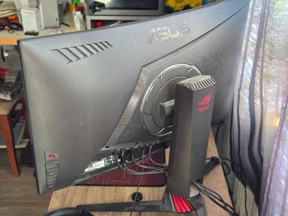 Гейминг монитор 27" ASUS ROG Strix XG27WQ – за ремонт / части / Здрава матрица и работещ