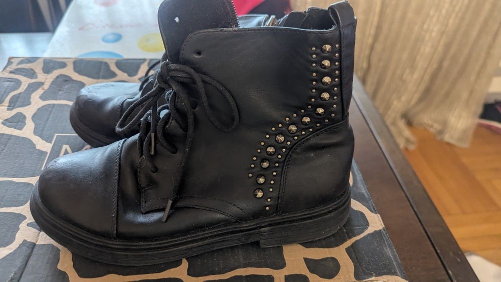 Продам обувь на девочку осень зима