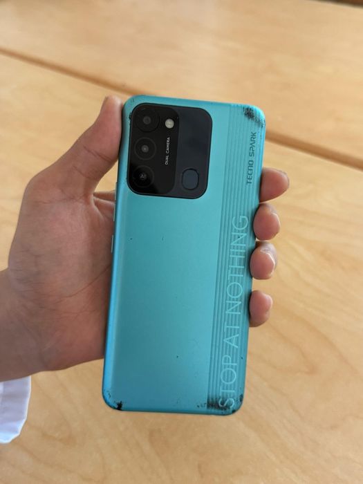 Техно спарк 8С 128GB