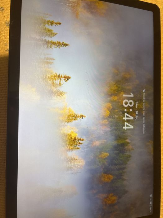 Tableta Honor nou nouta am cuparato si merge bine poti sa te joci pe a