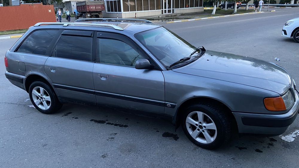 Авто Audi 100, 1993 года, универсал