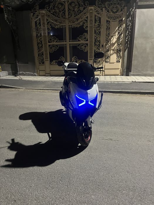 Скутер Макси спорт