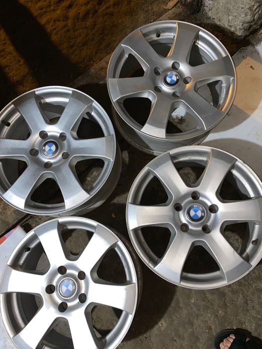 Vând jante de aliaj