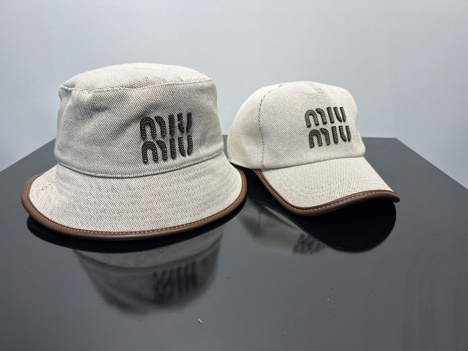 Дамска шапка Miu Miu