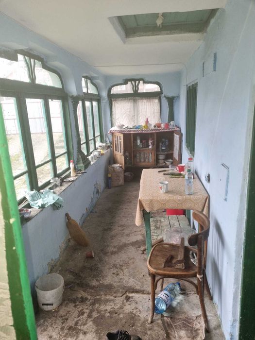 Casă de vânzare  Comuna Crețeni, județul Vâlcea la 12 km de Dragasani,