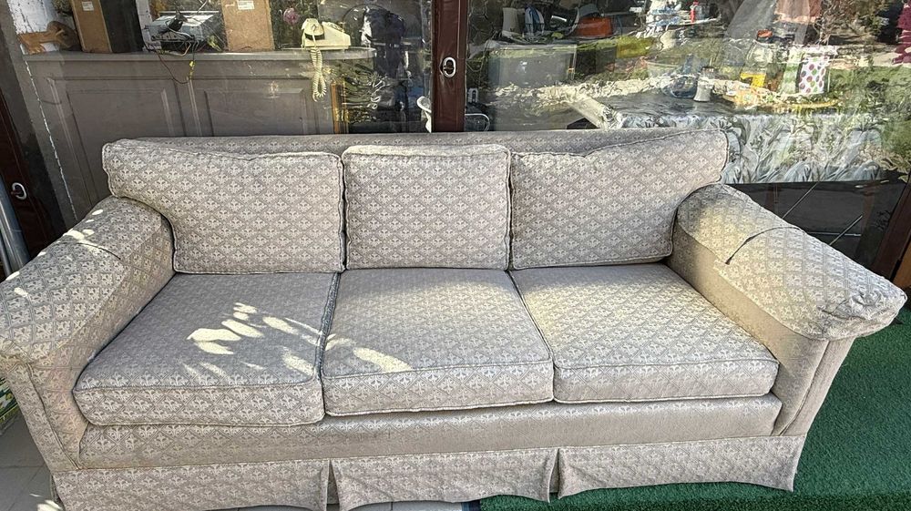 Триместен диван със свалящи се калъфи