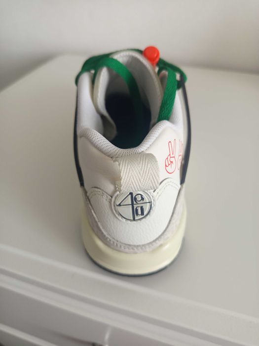 Adidași Jordan măsura 40