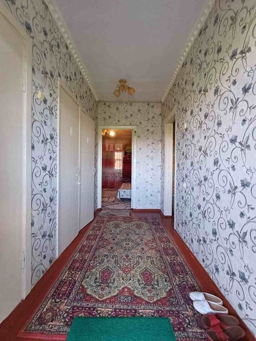 3 xonali kvartira sotiladi 10-mikrorayonda sotiladi