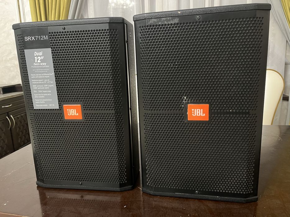 Акустическая система JBL SRX 712M