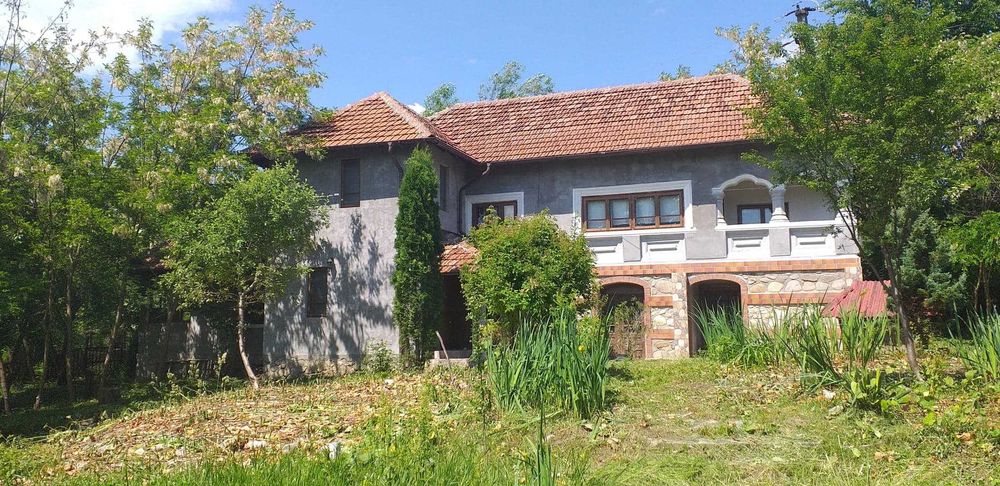 casa curtea de arges