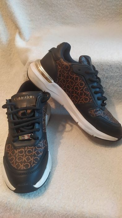 Calvin Klein и др. намалявам с 45 %