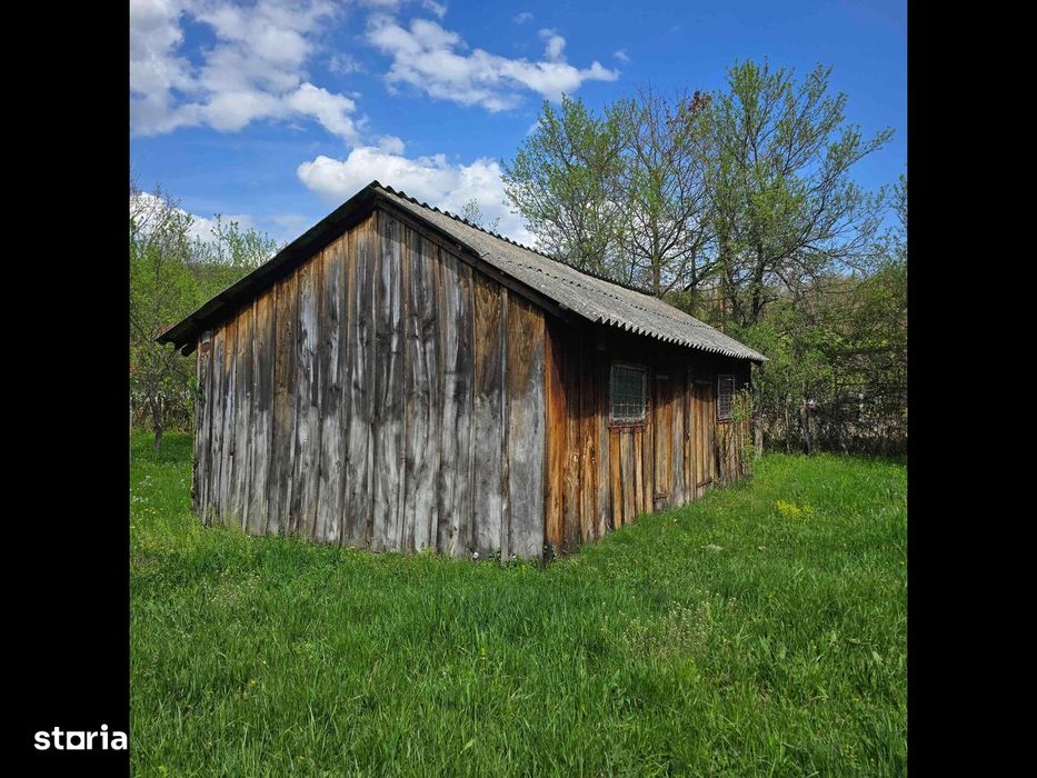 Teren intravilan cu nr.de casă.