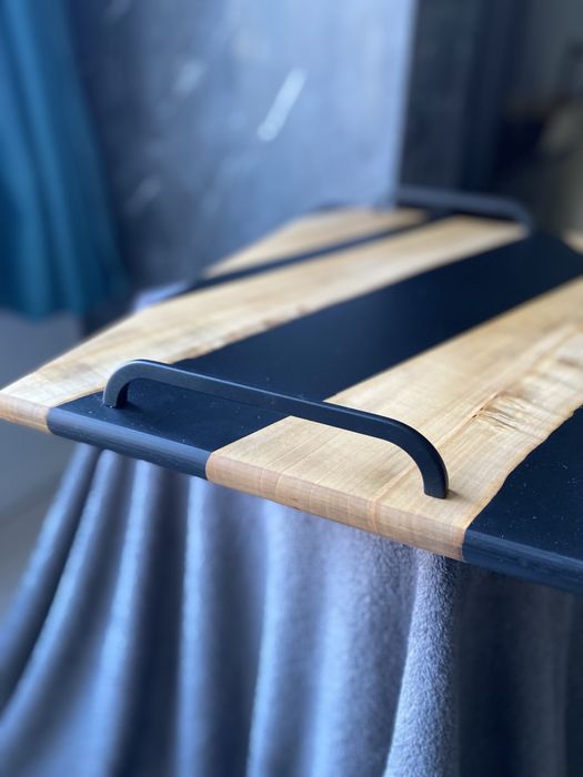 Platou de servit din lemn si rasina