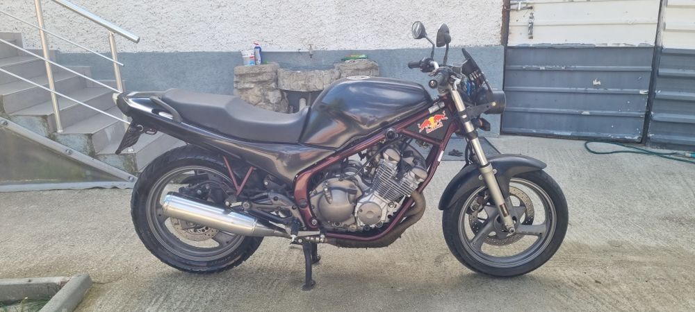 Yamaha  XJ 600s.